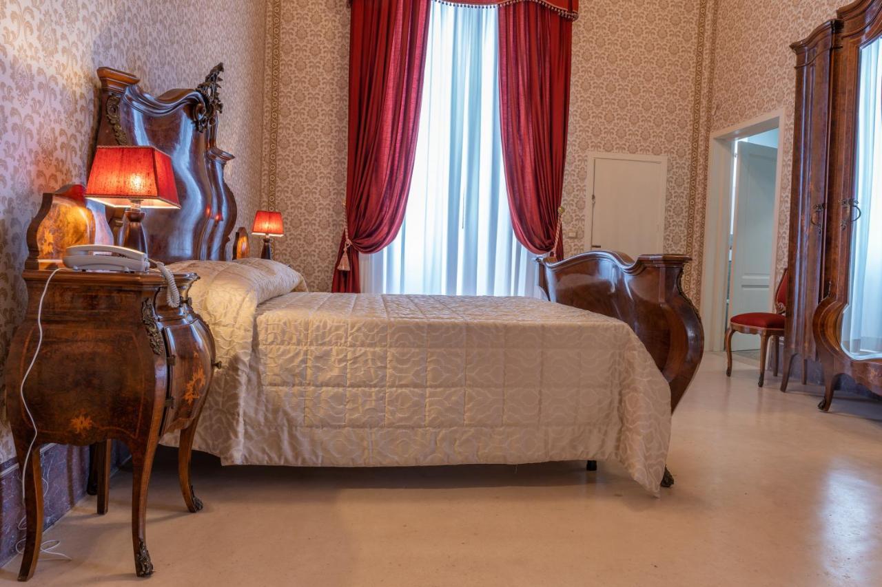 ホテル Il Cavaliere Al Borgo Antico コペルティーノ エクステリア 写真