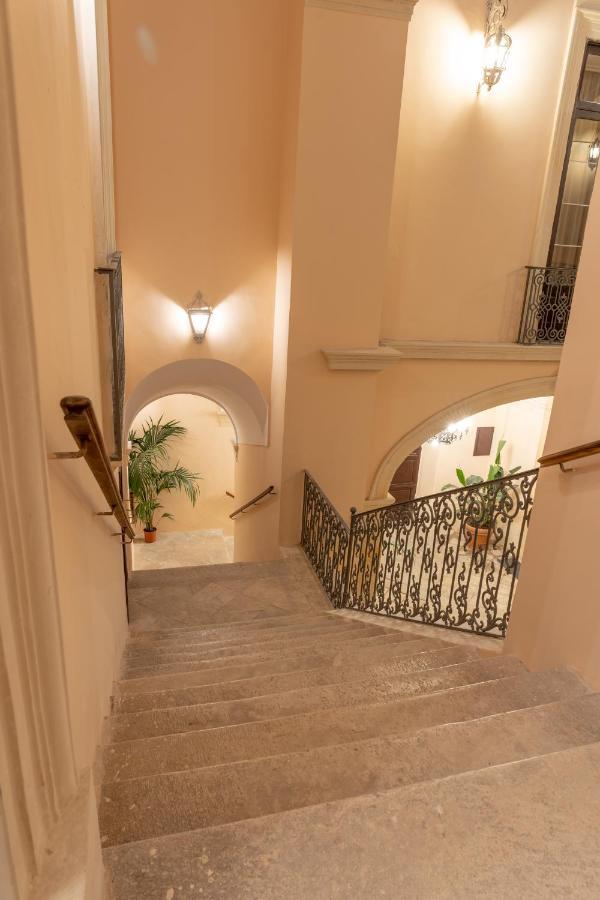 ホテル Il Cavaliere Al Borgo Antico コペルティーノ エクステリア 写真