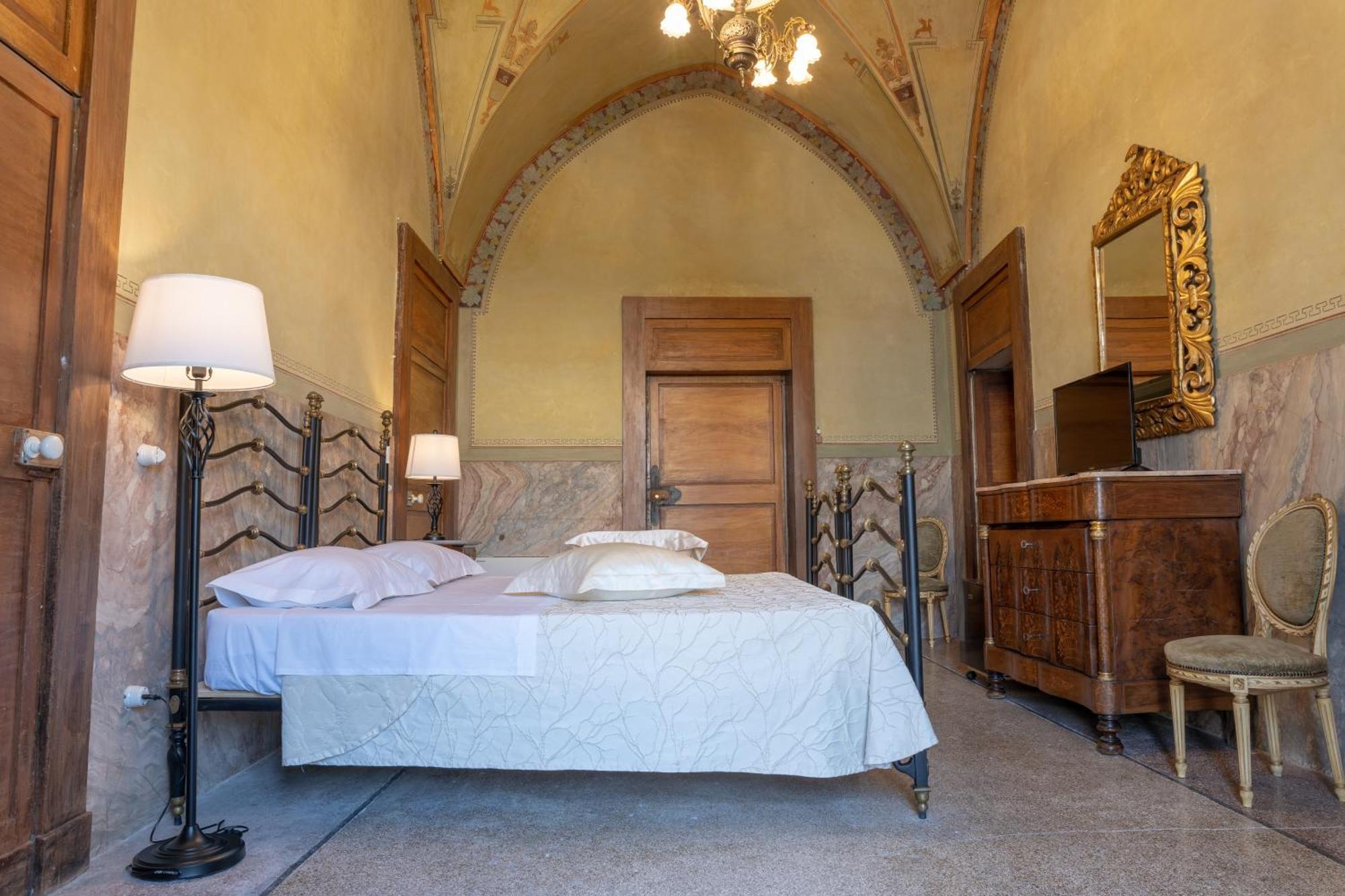 ホテル Il Cavaliere Al Borgo Antico コペルティーノ エクステリア 写真